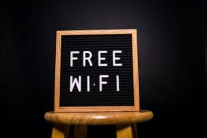 Read more about the article Biztonságos nyilvános WiFi-t használni?