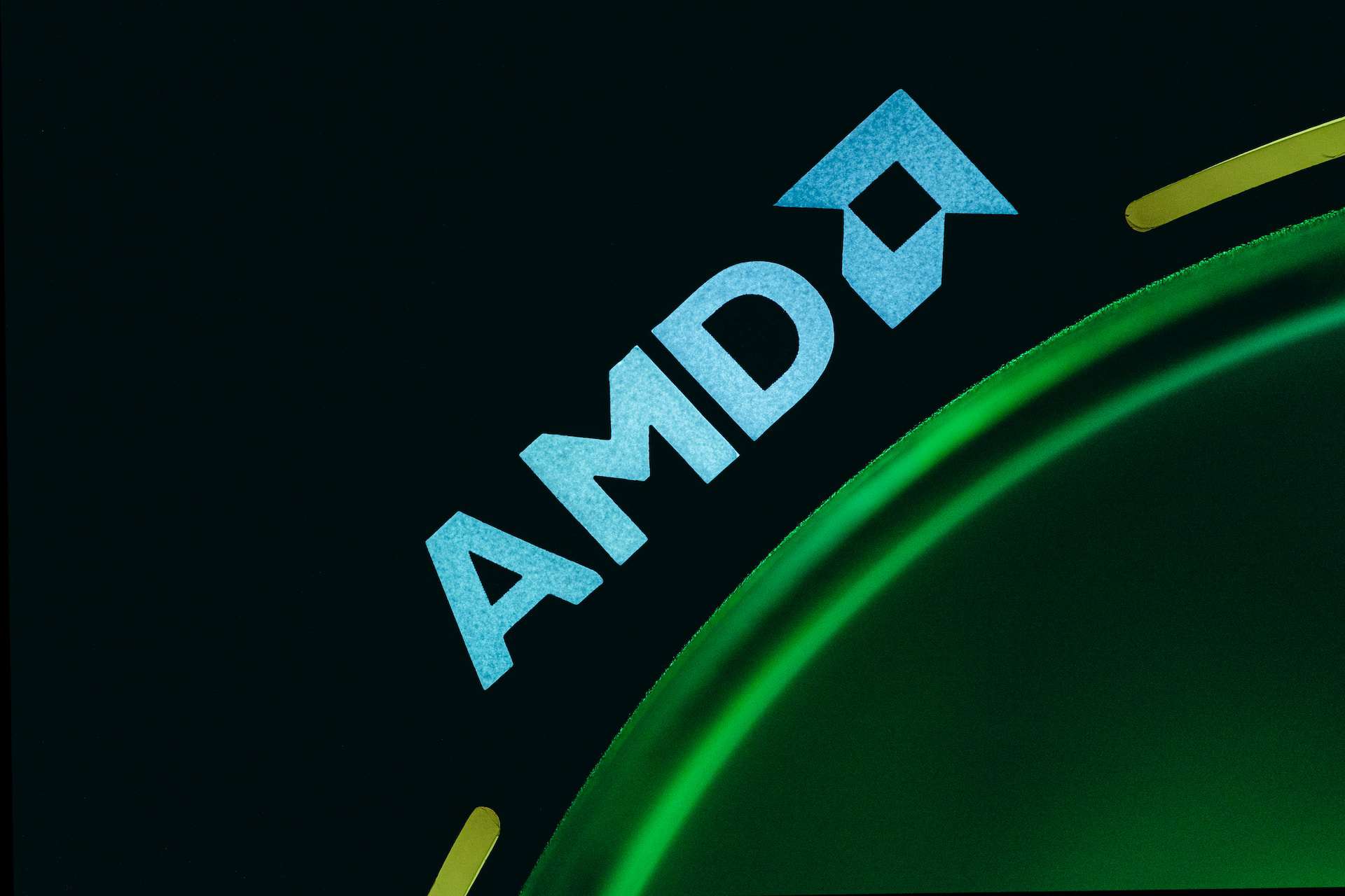 You are currently viewing Az AMD szuperchipjeire rákapott a Meta