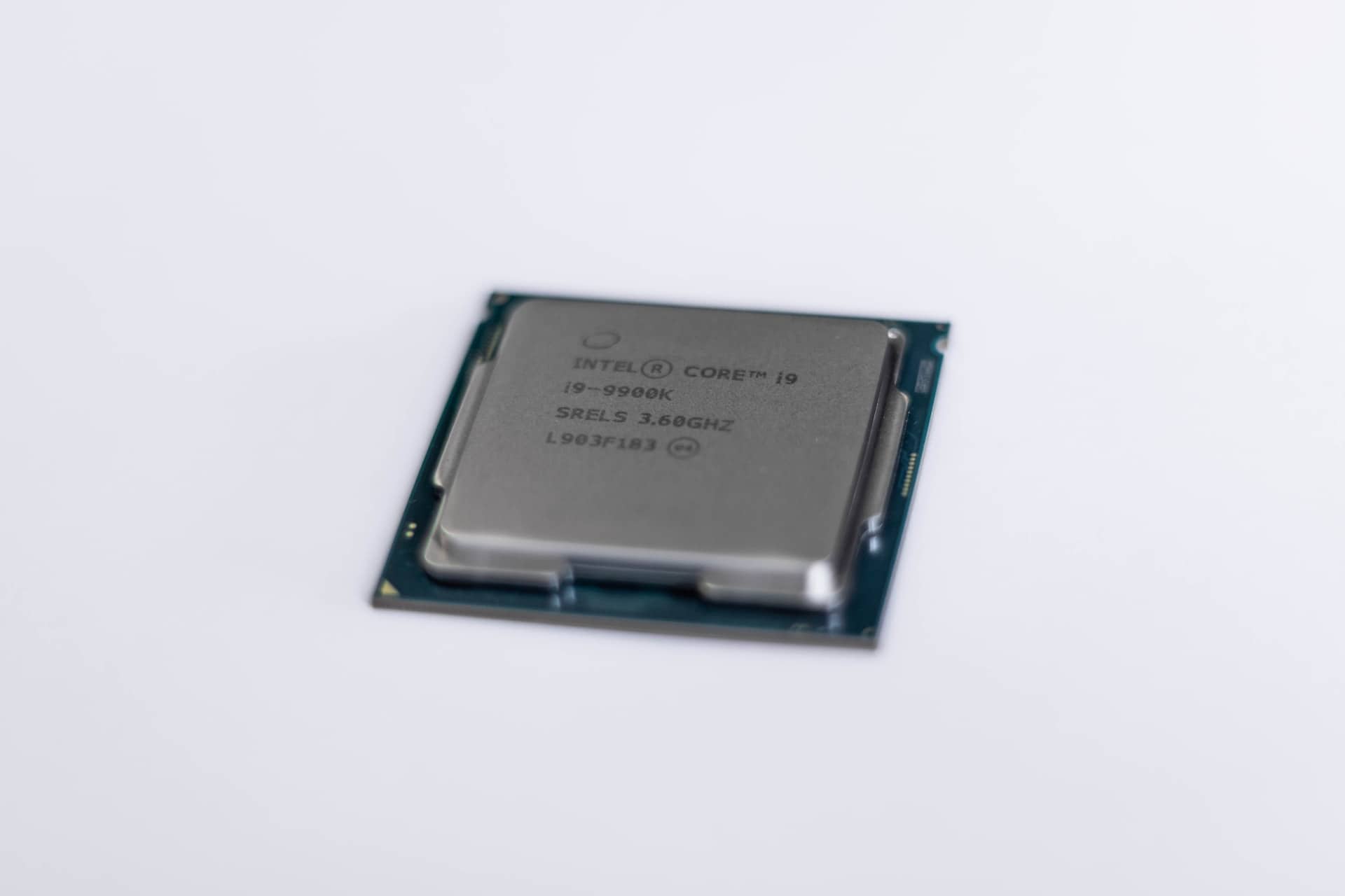 You are currently viewing Chip-háború: Az Intel kifogásolja az AMD zavaró elnevezéseit